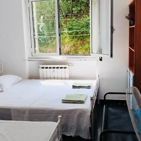 Апарт-отель Private Room Near City Center Shared Bathroom Генуя