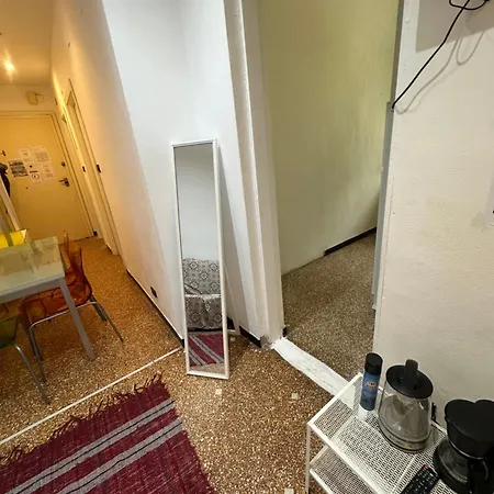 Private Room Near City Center Shared Bathroom
